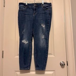 Maurice’s 16W short frayed jeggings